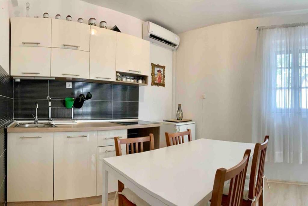 Summer Apartment 4 Макарска Екстериор снимка